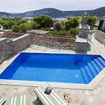 Villa Burica *