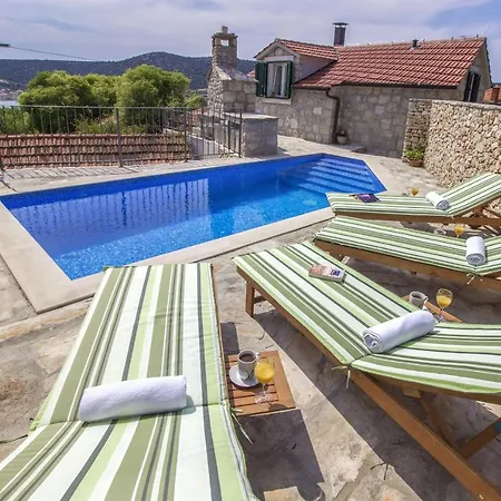 Villa Burica Vinišće