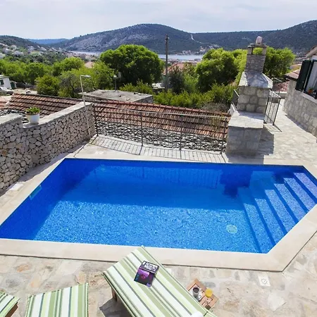 Villa Burica *